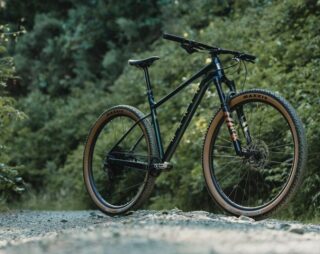 Front 3/4 image of the Marin Team Marin 1 mountain bike